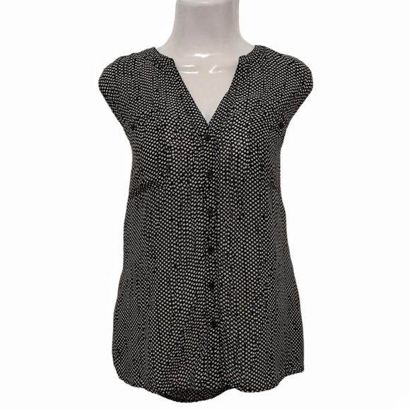 Covington - Dotted Print Sleeveless Blouse - Picture 1 of 14